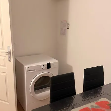 Equipe Proche Cdg, Paris, Asterix Apartament *